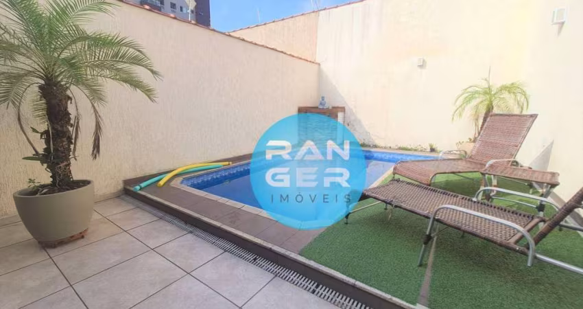 Casa com piscina no Canto do Forte
