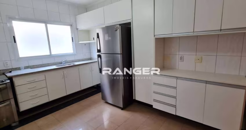 Apartamento de 155m² ua uma quadra da praia no canal 4  Santos
