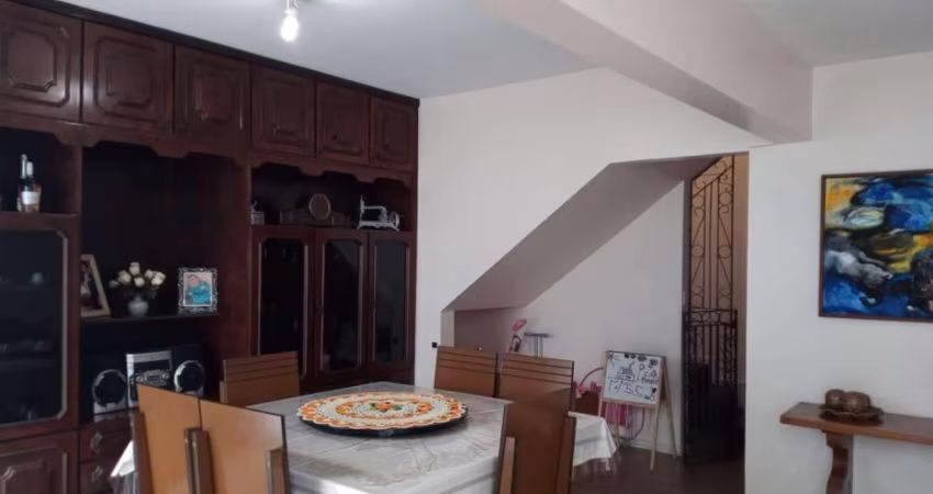 Casa para Venda em Florianópolis, Coqueiros, 7 dormitórios, 2 suítes, 5 banheiros, 4 vagas