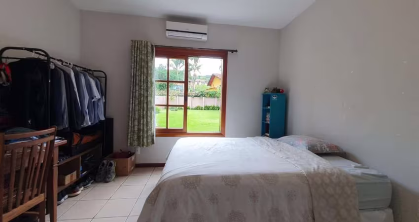 Casa para Venda em Florianópolis, Sambaqui, 4 dormitórios, 3 suítes, 4 banheiros, 2 vagas