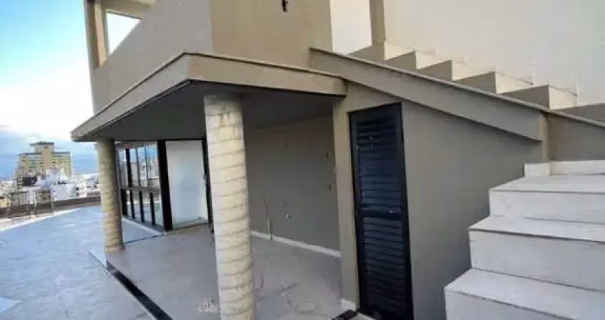 Casa para Venda em Florianópolis, Centro, 3 dormitórios, 3 suítes, 4 banheiros, 5 vagas