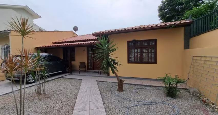 Casa para Venda em Florianópolis, Balneário, 4 dormitórios, 1 suíte, 3 banheiros, 1 vaga
