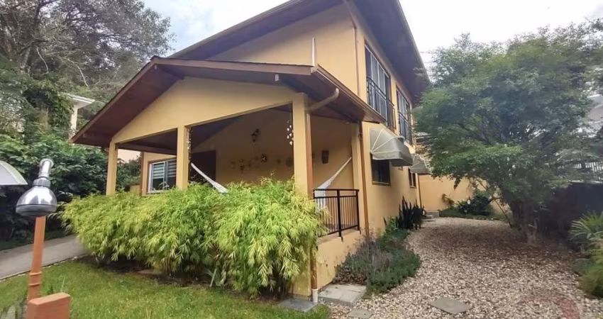 Casa para Venda em Florianópolis, Sambaqui, 2 dormitórios, 1 suíte, 2 banheiros, 3 vagas