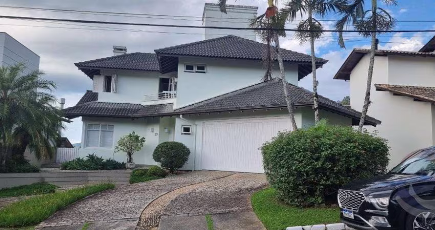 Casa para Venda em Florianópolis, Cacupé, 3 dormitórios, 1 suíte, 4 banheiros, 2 vagas