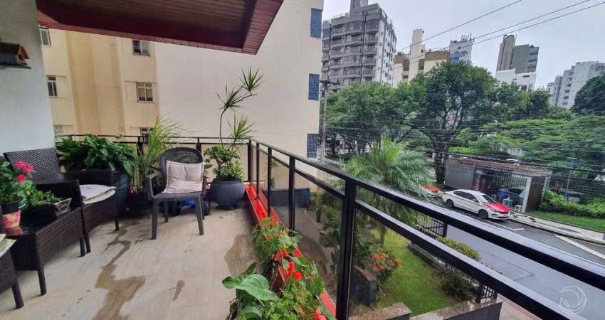 Apartamento para Venda em Florianópolis, Centro, 4 dormitórios, 2 suítes, 5 banheiros, 2 vagas