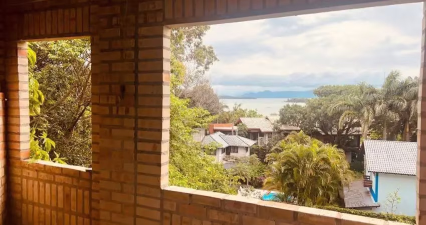 Casa para Venda em Florianópolis, Sambaqui, 4 dormitórios, 2 banheiros, 2 vagas