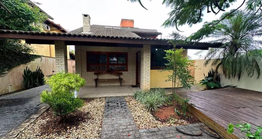 Casa para Venda em Florianópolis, Campeche, 4 dormitórios, 1 suíte, 3 banheiros, 4 vagas