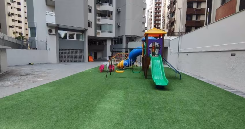 Apartamento para Venda em Florianópolis, Centro, 3 dormitórios, 1 suíte, 4 banheiros, 1 vaga
