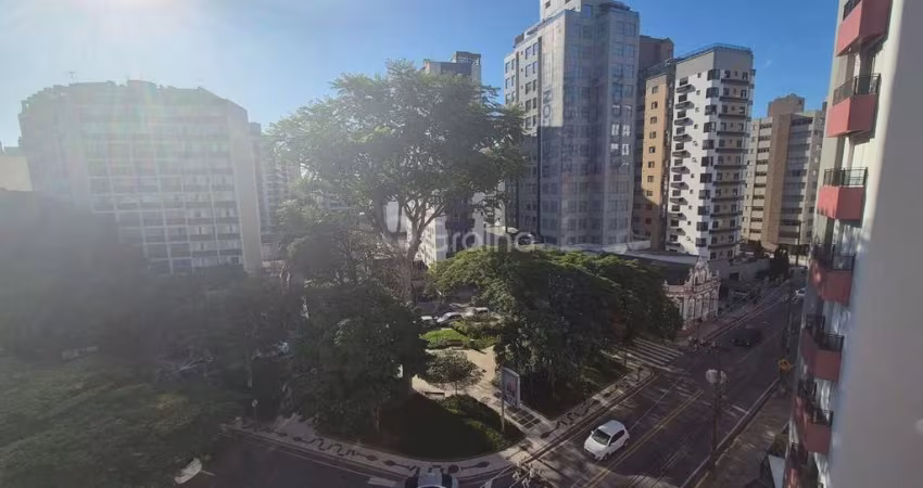 Apartamento para Venda em Florianópolis, Centro, 3 dormitórios, 3 suítes, 5 banheiros, 2 vagas