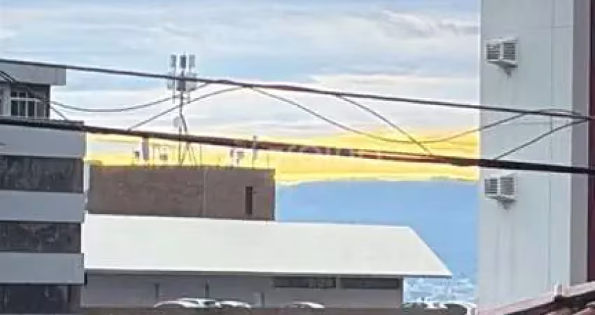 Casa para Venda em Florianópolis, Centro, 3 dormitórios, 2 banheiros, 1 vaga
