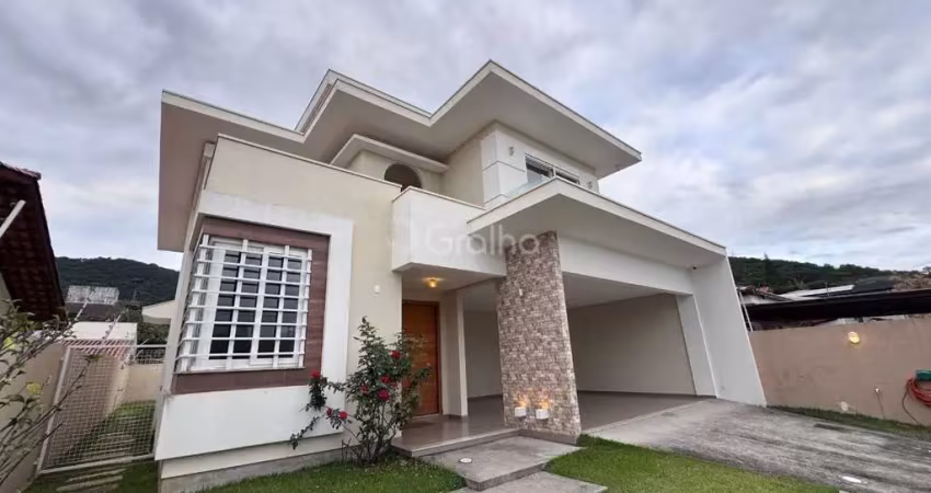 Casa para Venda em Florianópolis, Itacorubi, 3 dormitórios, 1 suíte, 2 banheiros, 2 vagas