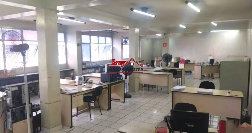 Sala Comercial  no Centro de Osasco-SP: Salão bem amplo, 2 salas menores  e 4 Banheiros, 267m² - Para Locação!