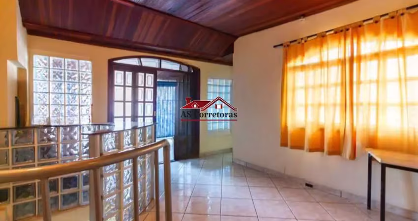 Casa à venda em Osasco-SP, Jardim das Flores: 3 quartos, 1 suíte, 1 sala, 3 banheiros, 2 vagas, 290m². Confira!