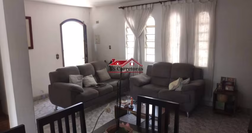 Imperdível: Casa à venda em São Paulo-SP, Vila Adalgisa! 3 quartos, 1 sala, 2 banheiros, 2 vagas de garagem.