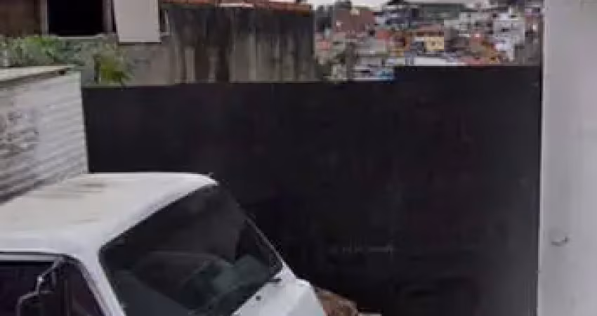 Terreno à venda na Rua Priscila, 35, Jardim Camila, Jandira