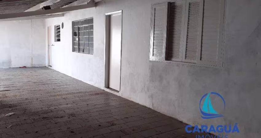 Casa tipo edícula à venda no bairro do Caputera, em Caraguatatuba