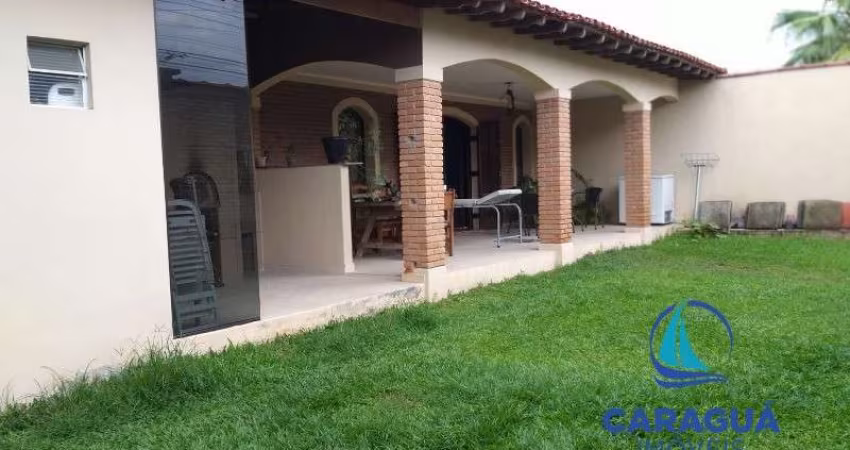 Casa à venda 3 suítes no bairro do Aruan, em Caraguatatuba
