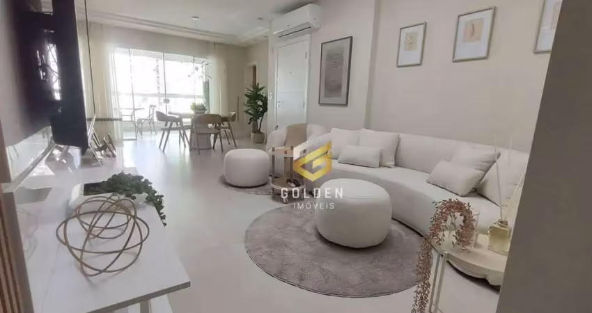 Apartamento pronto para morar, com vista mar parcial, a 500 metros da praia e finamente mobiliado.
