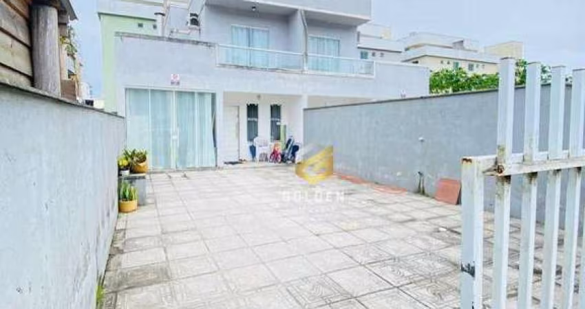 Sobrado com 4 dormitórios à venda, 129 m² por R$ 720.000 - Bombas - Bombinhas/SC