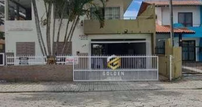Sobrado com 5 dormitórios para alugar, 100 m² por R$ 1.500,00/dia - Bombas - Bombinhas/SC