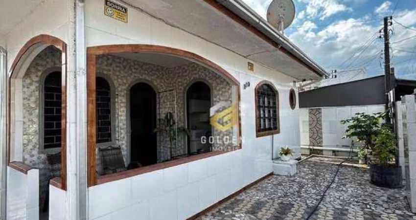Casa com 3 dormitórios à venda, 120 m² por R$ 840.000,00 - Praça - Tijucas/SC