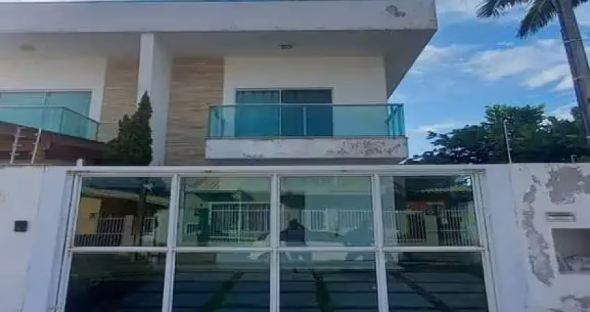 Sobrado em porto belo no bairro pereque com 03 dormitorios
