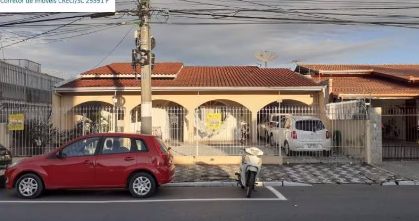 Linda Casa em Balneário Camboriú próximo ao shopping