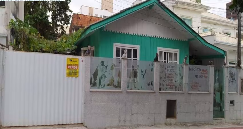 Linda Casa de alvenaria em Balneário Camboriú