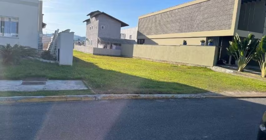 Terreno em condomínio fechado Caledonia Private Village
