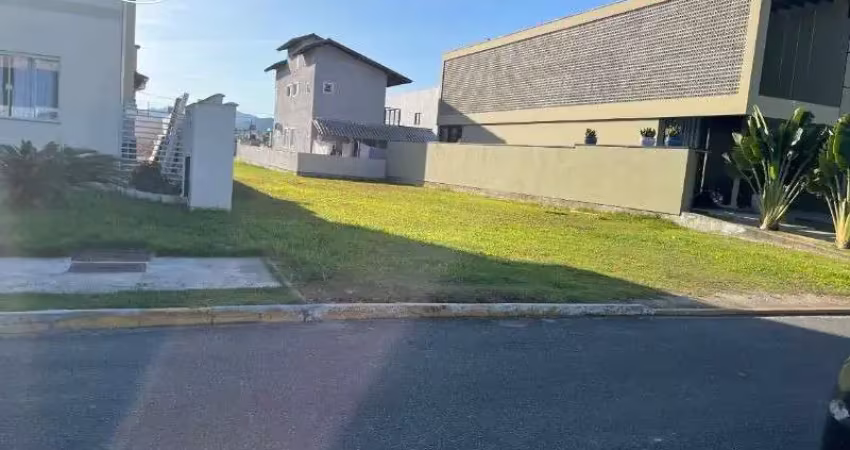 Terreno em condomínio fechado caledonia private village