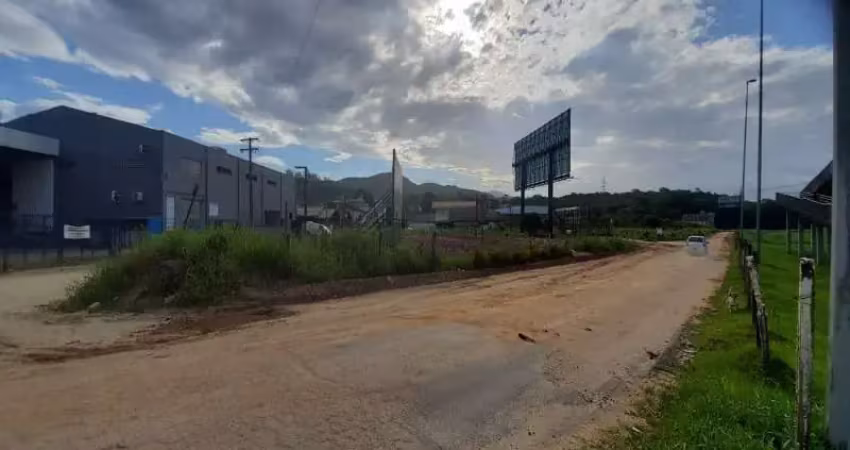 Amplo Terreno em Camboriú, excelente oportunidade próximo a BR 10.