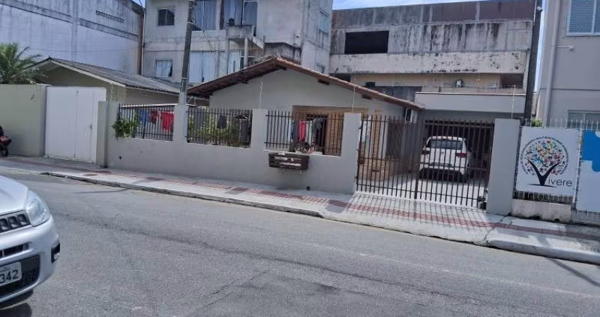 Casa no Centro de Balneário Camboriú