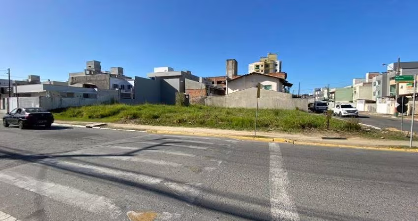 Ótimo terreno em Camboriú no bairro Santa Regina para locação