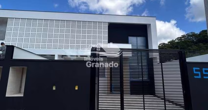Sobrado com 3 dormitórios sendo 1 suíte e 2 vagas , RIO PEQUENO, CAMBORIU - SC