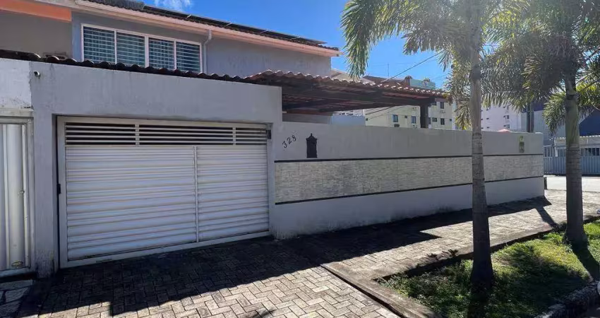 Casa com 4 dormitórios à venda, 233 m² por R$ 850.000,00 - Bessa - João Pessoa/PB