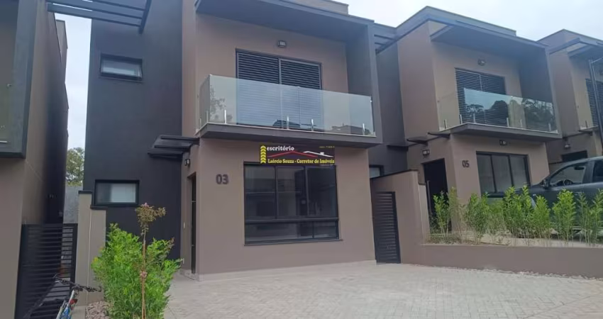 Casa Locação Valinhos Condomínio Villa Grace  3 suítes, 2 vagas de garagem. Locação: R$ 7.000,00 + Condomínio R$ 800,00 + IPTU R$ 600,00