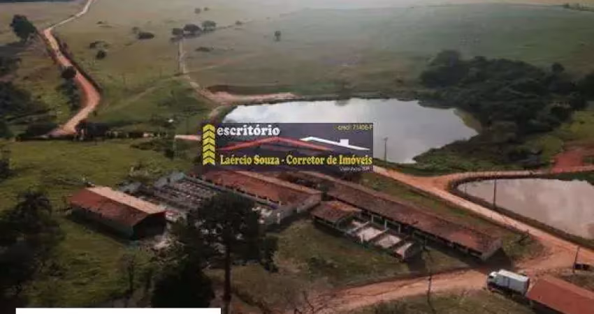 Sítio venda em itu/sp - 02 barracões com 1500m² e 1200m². 01 casa principal e 01 casa hóspedes.