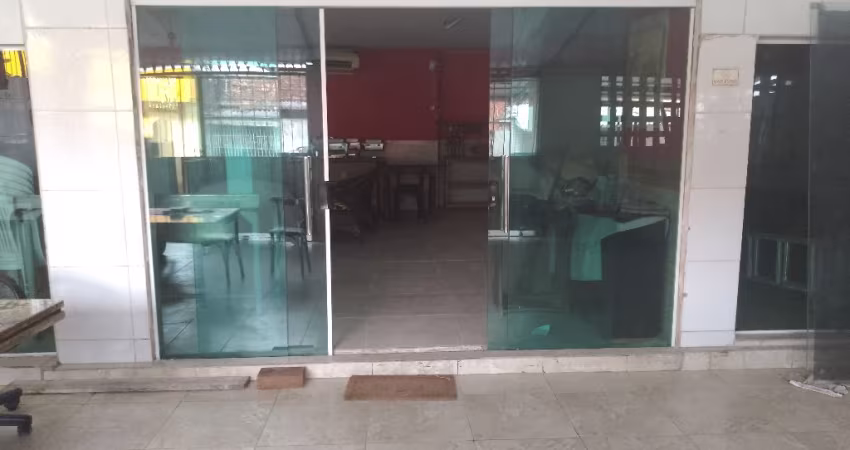 Casa comercial no cordeiro com 200 M2