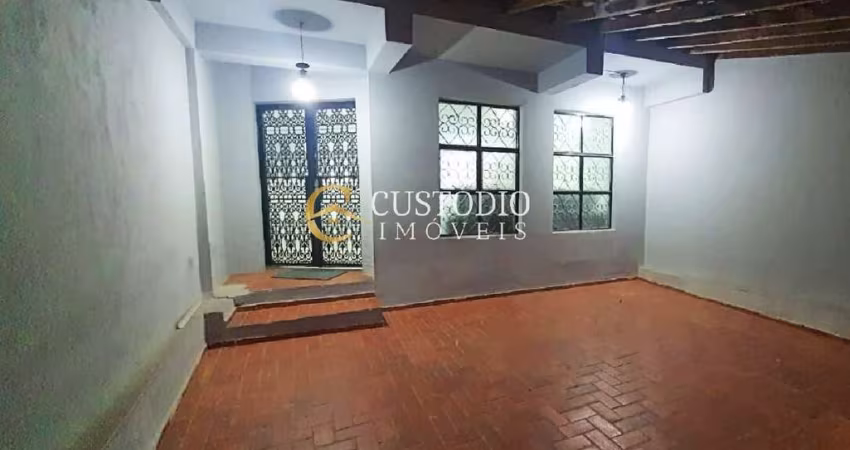 Sobrado à venda em Sorocaba-SP, Jardim Boa Esperança: 3 quartos, 1 suíte, 1 banheiro, 2 vagas, 160m² de área.