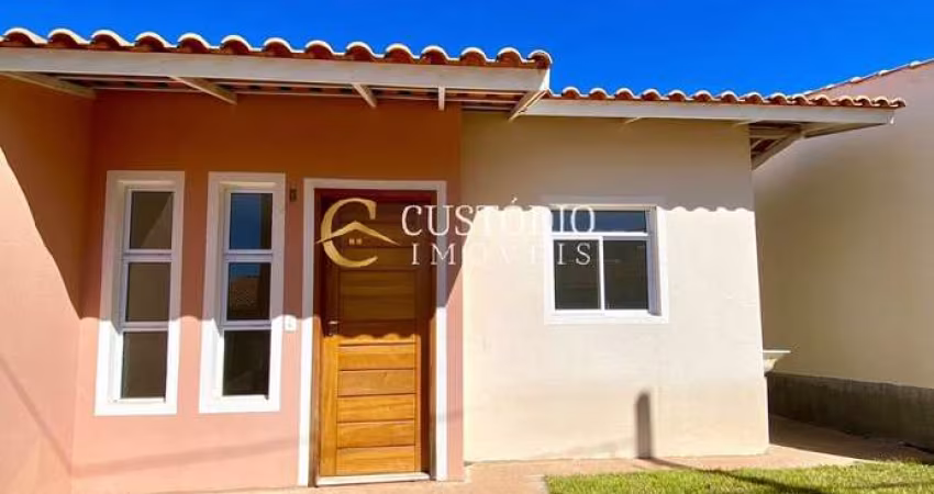 Casa em Condomínio à Venda ou Locação em Sorocaba-SP, Bairro Cajuru do Sul: 2 Quartos, 2 Salas, 1 Banheiro, 2 Vagas, 47m².