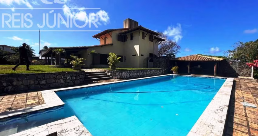 Sítio a 300 m da Estrada do Coco, 3.000 m², casa duplex  e  piscina.