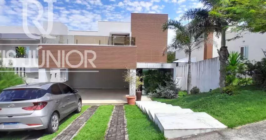 Alphaville Litoral Norte 2, casa com 3 suítes e gabinete.