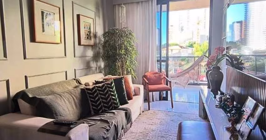 Decorado,  com 70 m² e infraestrutura.