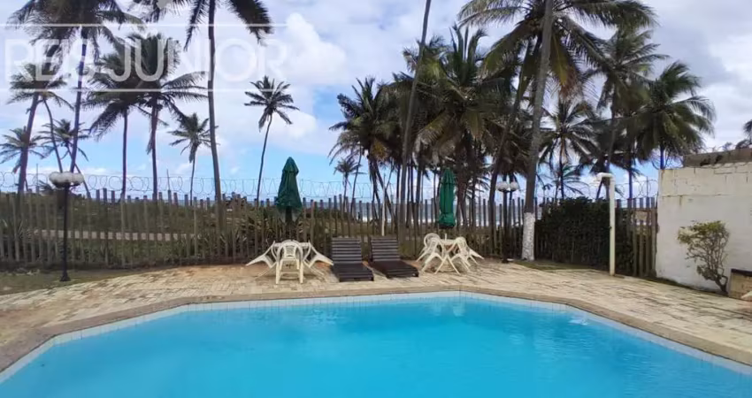 Village pé na areia, porteira fechada, com 3 suítes  e piscina