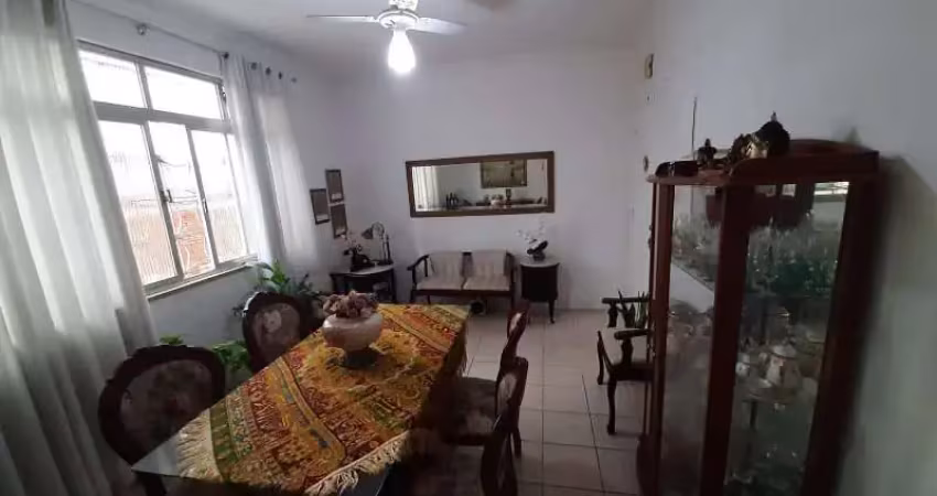 Dois dormitórios com bom preço no Gonzaga. Garagem, reformad