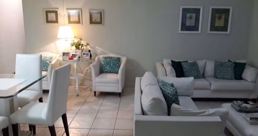 Três dormitórios com duas suites amplo e conservado.