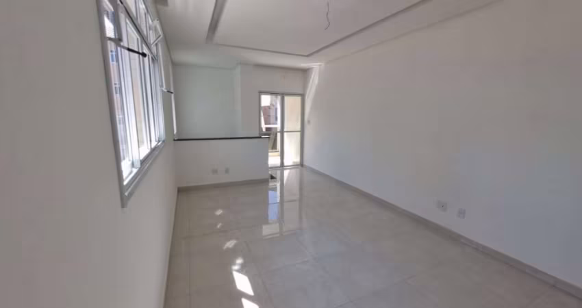 Casas novas com três dormitórios e suíte. Salas amplas. Vale