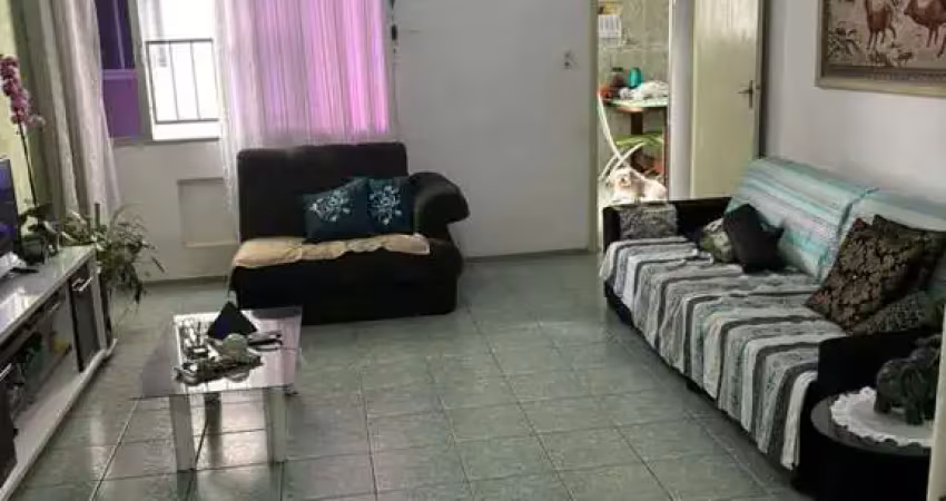 Dois dormitórios e dependência. vista livre. elevador. amplo