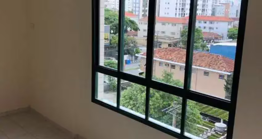 Dois dormitórios e dependência. Elevador, garagem. Bom preço