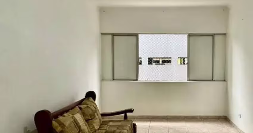 Três dormitórios, elevador e garagem fechada.  cond. baixo